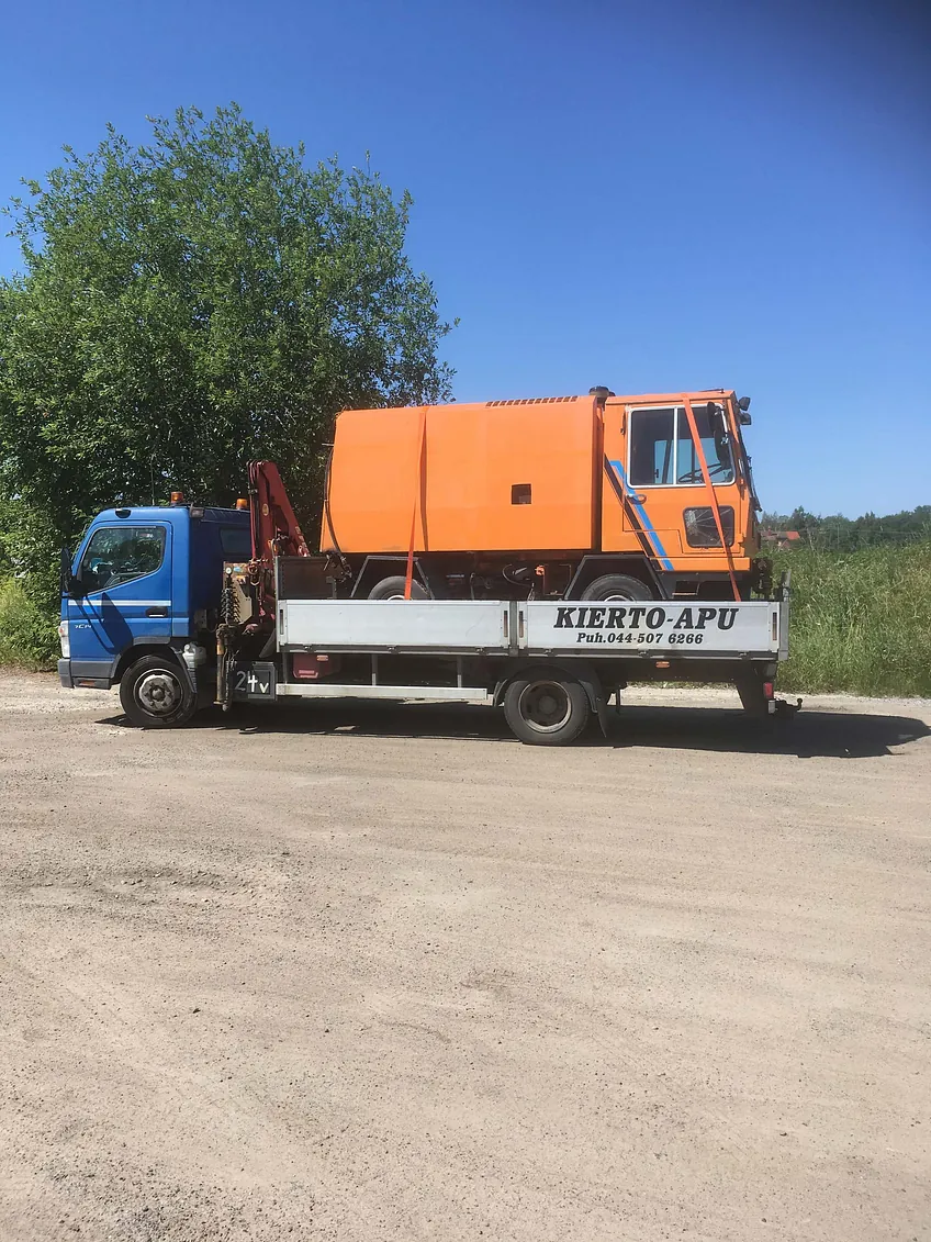 Iso kuorma auton kyydissä