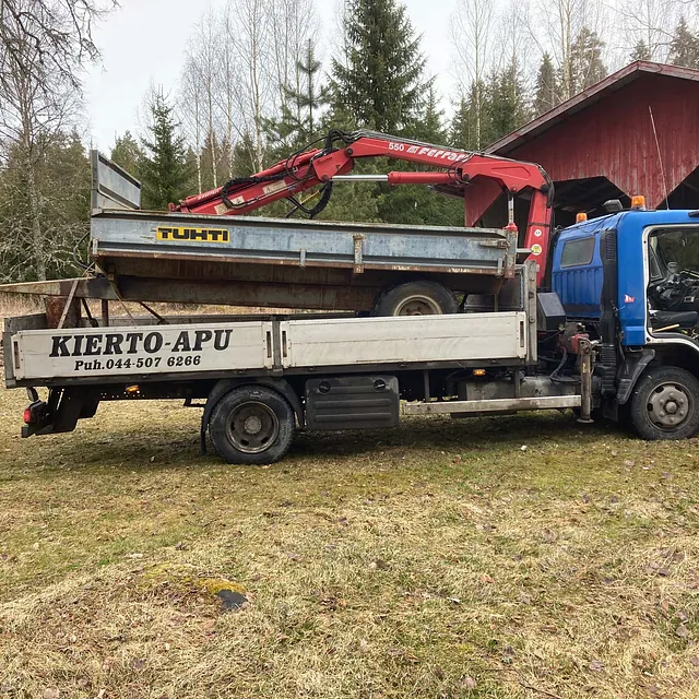 Romua auton kyydissä