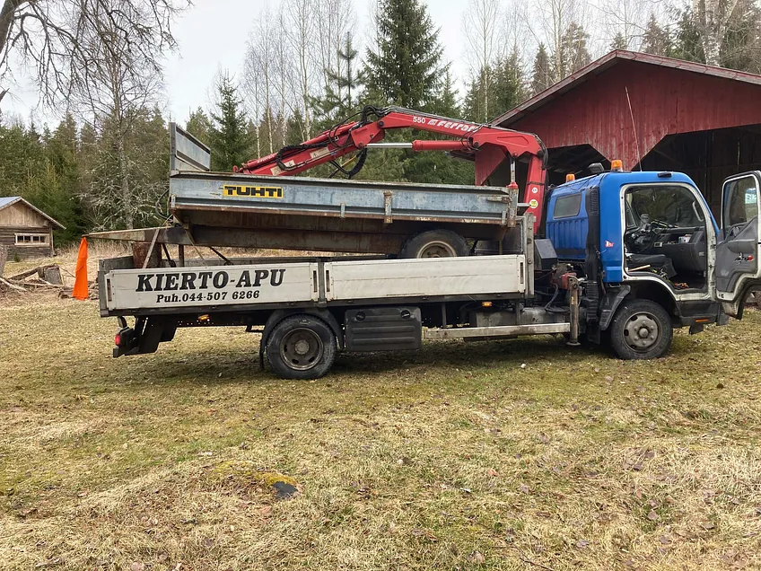 Romua auton kyydissä